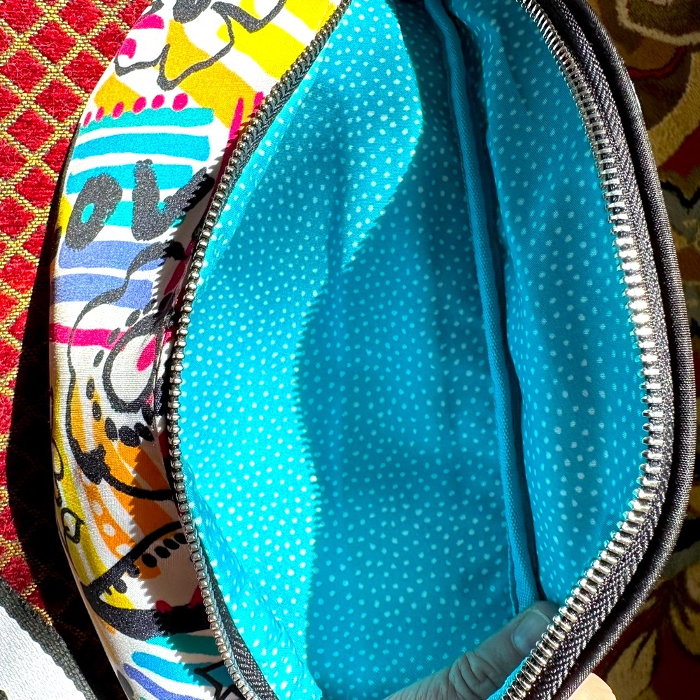 Beautiful and fun Brighton Fanny Pack/Shoulder Bag NWOT - Picture 4 of 6